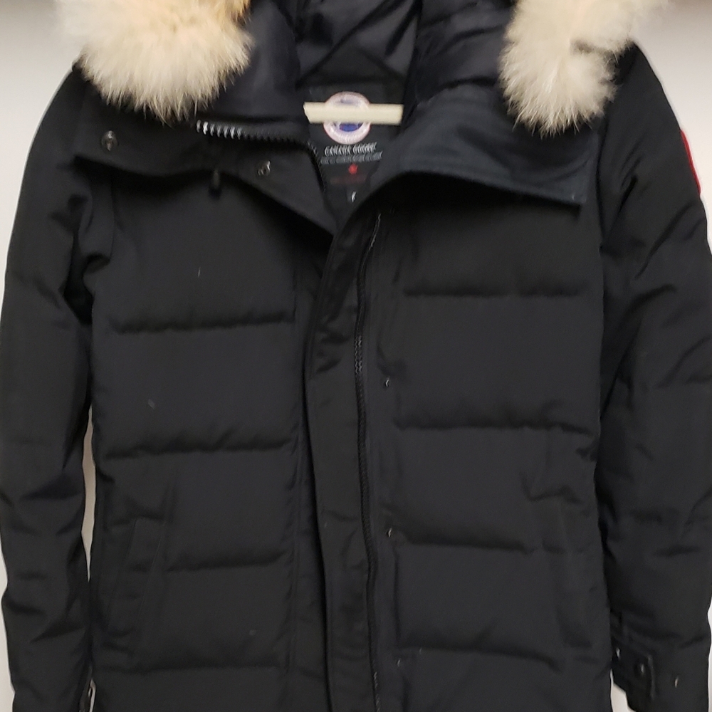 Canada Goose Shelburne Parka With Fur Hood - Picture 4 of 8